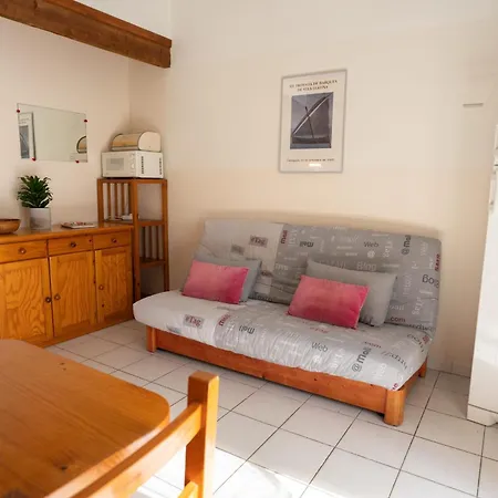 Maison De A 600m De La